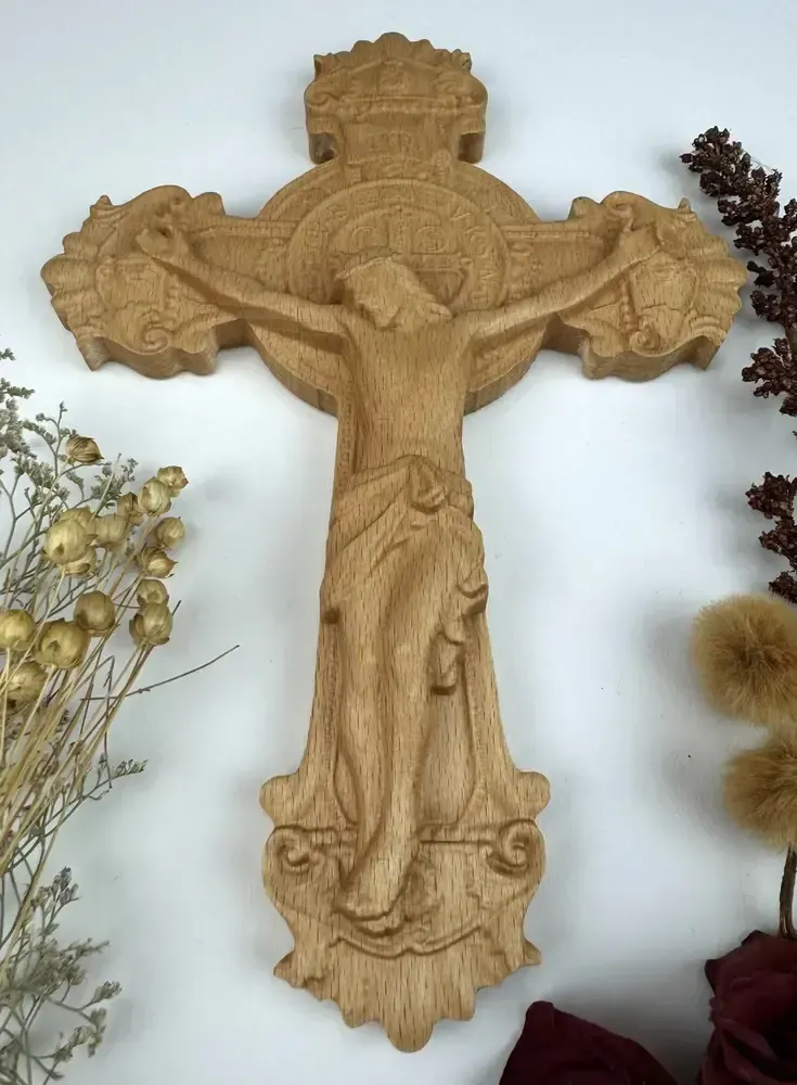 Drevený kríž na stenu Ježiš 
