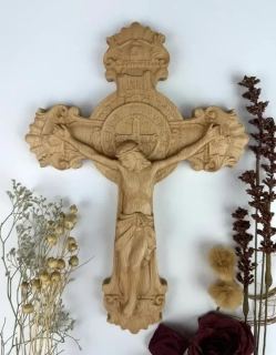 Drevený kríž na stenu Ježiš 